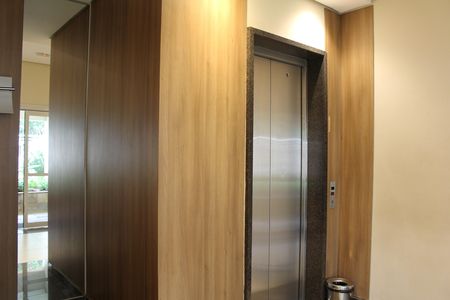 Apartamento à venda com 134m², 3 quartos e 2 vagasHall social