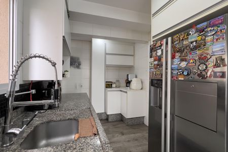 Apartamento à venda com 134m², 3 quartos e 2 vagas Apartamento à venda com 134m², 3 quartos e 2 vagasCozinha e Área de Serviço