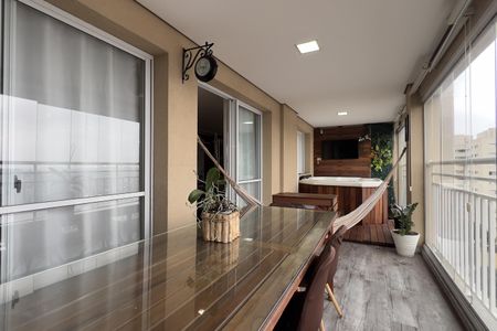 Apartamento à venda com 134m², 3 quartos e 2 vagas Apartamento à venda com 134m², 3 quartos e 2 vagasVaranda gourmet