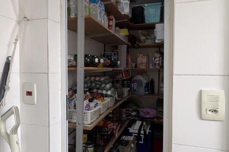 Apartamento à venda com 134m², 3 quartos e 2 vagas Apartamento à venda com 134m², 3 quartos e 2 vagasCozinha e Área de Serviço