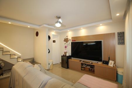 Casa de condomínio à venda com 142m², 3 quartos e 2 vagasSala