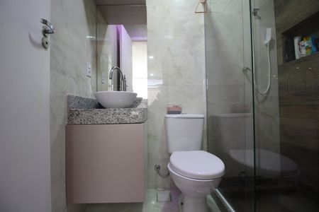 Casa de condomínio à venda com 142m², 3 quartos e 2 vagasBanheiro Social 1