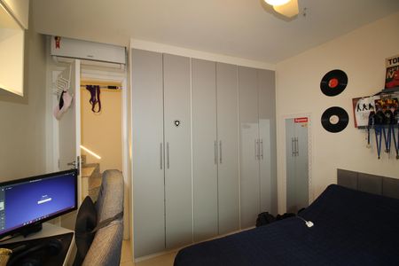 Casa de condomínio à venda com 142m², 3 quartos e 2 vagasQuarto 2