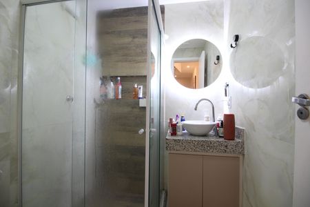 Casa de condomínio à venda com 142m², 3 quartos e 2 vagasBanheiro Social 2