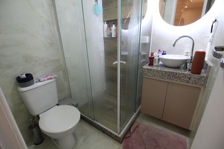 Casa de condomínio à venda com 142m², 3 quartos e 2 vagasBanheiro Social 2
