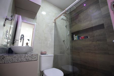 Casa de condomínio à venda com 142m², 3 quartos e 2 vagasBanheiro Social 1
