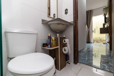 Casa à venda com 87m², 2 quartos e 1 vaga Casa à venda com 87m², 2 quartos e 1 vagaBanheiro