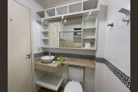 Apartamento à venda com 65m², 2 quartos e sem vaga Apartamento à venda com 65m², 2 quartos e sem vagaBanheiro social