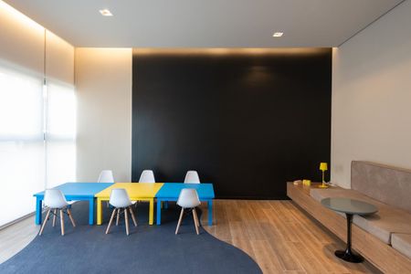 Apartamento à venda com 115m², 2 quartos e 2 vagas Apartamento à venda com 115m², 2 quartos e 2 vagasÁrea comum - Salão de festas Infantil