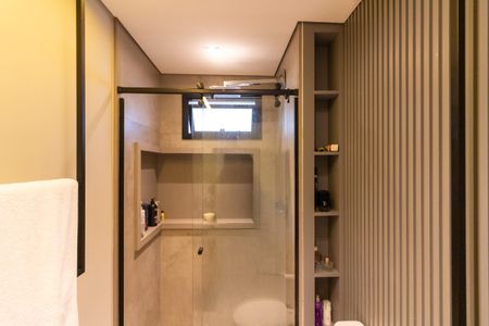 Apartamento à venda com 115m², 2 quartos e 2 vagas Apartamento à venda com 115m², 2 quartos e 2 vagasBanheiro da Suíte