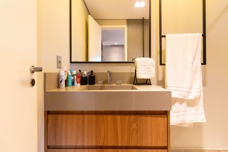 Apartamento à venda com 115m², 2 quartos e 2 vagas Apartamento à venda com 115m², 2 quartos e 2 vagasBanheiro da Suíte
