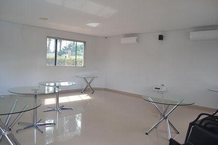 Apartamento para alugar com 48m², 2 quartos e 1 vagaÁrea comum - Salão de festas