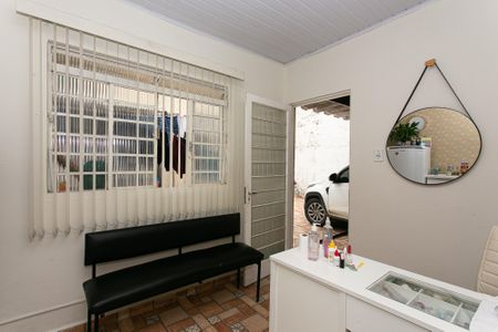 Casa à venda com 185m², 2 quartos e 2 vagasQuarto de Serviço