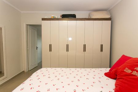 Casa à venda com 185m², 2 quartos e 2 vagasSuíte