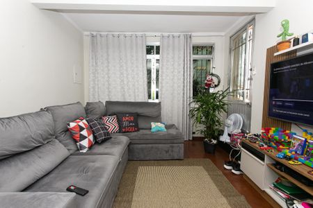 Casa à venda com 185m², 2 quartos e 2 vagasSala