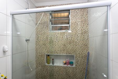 Casa à venda com 185m², 2 quartos e 2 vagasBanheiro social