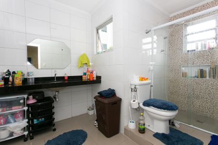 Casa à venda com 185m², 2 quartos e 2 vagasBanheiro da Suíte
