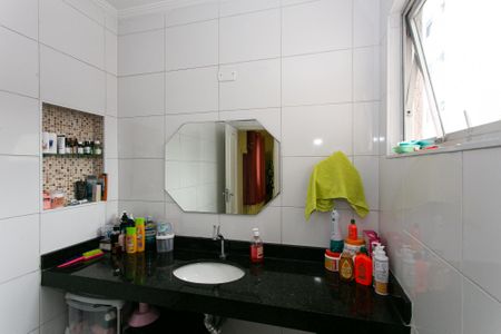 Casa à venda com 185m², 2 quartos e 2 vagasBanheiro da Suíte