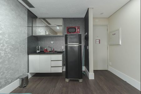 Sala - Cozinha Integrada de apartamento à venda com 1 quarto, 34m² em Cidade Monções, São Paulo