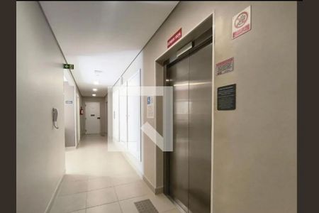 Apartamento à venda com 32m², 2 quartos e sem vaga Apartamento à venda com 32m², 2 quartos e sem vagaElevador