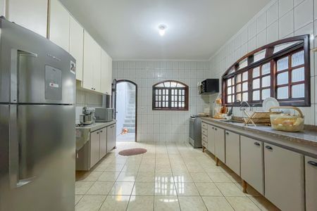 Casa à venda com 180m², 3 quartos e 2 vagas Casa à venda com 180m², 3 quartos e 2 vagasCopa e Cozinha