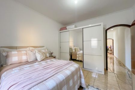 Casa à venda com 180m², 3 quartos e 2 vagas Casa à venda com 180m², 3 quartos e 2 vagasQuarto 3