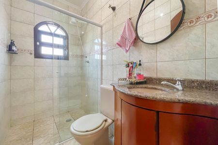 Casa à venda com 180m², 3 quartos e 2 vagas Casa à venda com 180m², 3 quartos e 2 vagasBanheiro 2