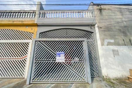 Casa à venda com 180m², 3 quartos e 2 vagas Casa à venda com 180m², 3 quartos e 2 vagasFachada