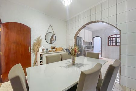 Casa à venda com 180m², 3 quartos e 2 vagas Casa à venda com 180m², 3 quartos e 2 vagasCopa e Cozinha