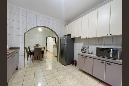 Casa à venda com 180m², 3 quartos e 2 vagas Casa à venda com 180m², 3 quartos e 2 vagasCopa e Cozinha