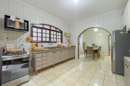 Casa à venda com 180m², 3 quartos e 2 vagas Casa à venda com 180m², 3 quartos e 2 vagasCopa e Cozinha