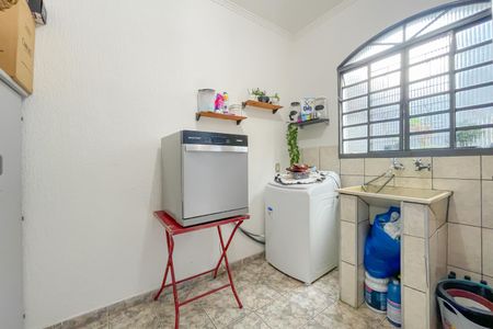 Casa à venda com 180m², 3 quartos e 2 vagas Casa à venda com 180m², 3 quartos e 2 vagasÁrea de Serviço