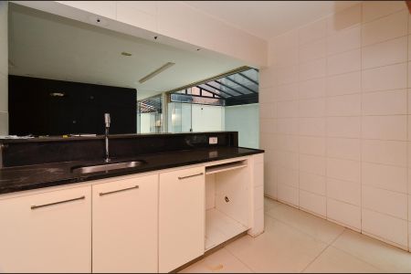 Apartamento à venda com 166m², 3 quartos e 2 vagas Apartamento à venda com 166m², 3 quartos e 2 vagasCozinha