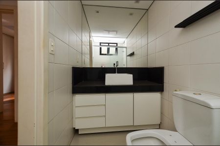 Apartamento à venda com 166m², 3 quartos e 2 vagas Apartamento à venda com 166m², 3 quartos e 2 vagasBanheiro Suíte