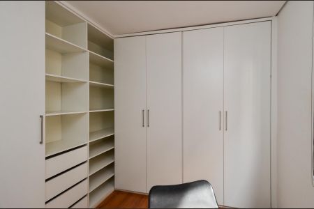 Apartamento à venda com 166m², 3 quartos e 2 vagas Apartamento à venda com 166m², 3 quartos e 2 vagasCloset da Suíte