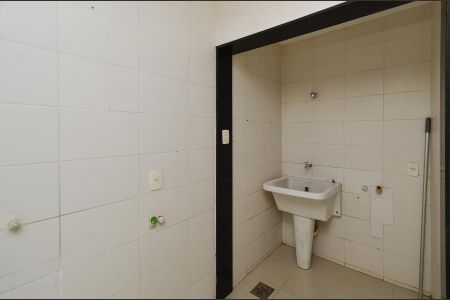 Apartamento à venda com 166m², 3 quartos e 2 vagas Apartamento à venda com 166m², 3 quartos e 2 vagasÁrea de Serviço