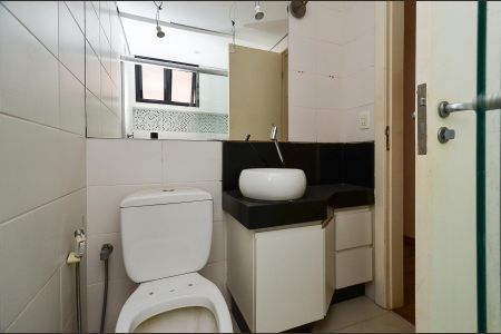 Apartamento à venda com 166m², 3 quartos e 2 vagas Apartamento à venda com 166m², 3 quartos e 2 vagasBanheiro Social