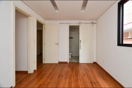 Apartamento à venda com 166m², 3 quartos e 2 vagas Apartamento à venda com 166m², 3 quartos e 2 vagasSuíte