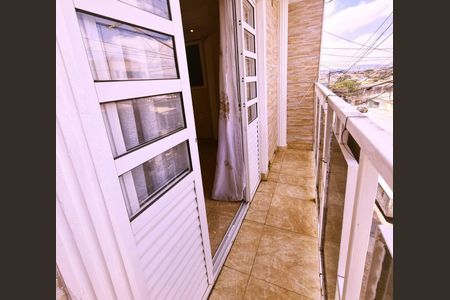 Casa à venda com 141m², 3 quartos e 2 vagas Casa à venda com 141m², 3 quartos e 2 vagasSACADA