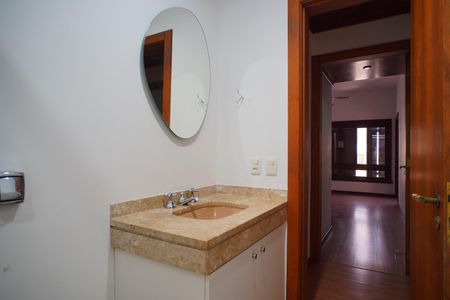 Apartamento para alugar com 114m², 2 quartos e 2 vagas Apartamento para alugar com 114m², 2 quartos e 2 vagasBanheiro corredor
