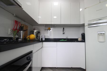 Apartamento à venda com 60m², 3 quartos e 2 vagasCozinha