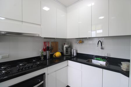 Apartamento à venda com 60m², 3 quartos e 2 vagasCozinha