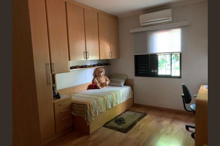 DORMITORIO de casa à venda com 3 quartos, 152m² em Pestana, Osasco