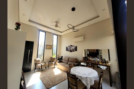 Casa para alugar com 180m², 3 quartos e 4 vagas Casa para alugar com 180m², 3 quartos e 4 vagasSala