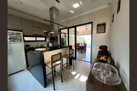 Casa para alugar com 180m², 3 quartos e 4 vagas Casa para alugar com 180m², 3 quartos e 4 vagasCozinha