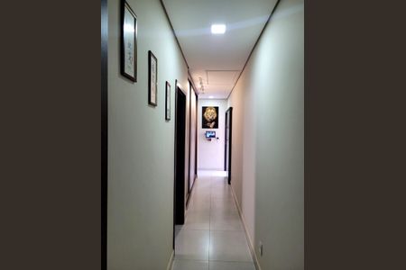 Casa para alugar com 180m², 3 quartos e 4 vagas Casa para alugar com 180m², 3 quartos e 4 vagasCorredor
