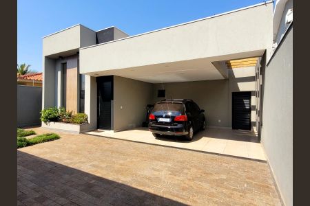 Casa para alugar com 180m², 3 quartos e 4 vagas Casa para alugar com 180m², 3 quartos e 4 vagasÁrea externa