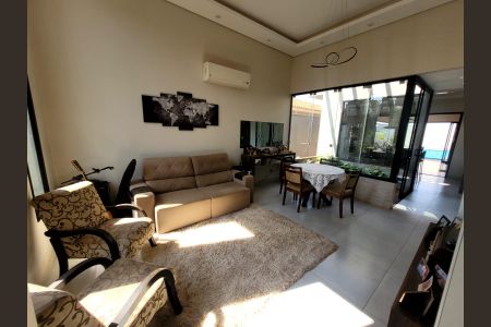 Casa para alugar com 180m², 3 quartos e 4 vagas Casa para alugar com 180m², 3 quartos e 4 vagasSala