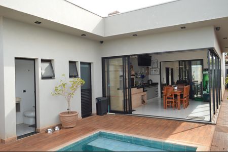 Casa para alugar com 180m², 3 quartos e 4 vagasÁrea comum