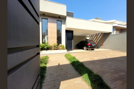Casa para alugar com 180m², 3 quartos e 4 vagas Casa para alugar com 180m², 3 quartos e 4 vagasÁrea externa